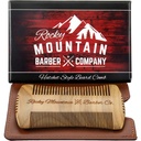 Beard Comb - Sandalwood Natural Hatchet Style for Hair - Anti-Static & No Snag, Handmade Wide & Fine Tooth Contour Brush הטוב ביותר עבור Beard & Moustache עם ביצוע מקרה Pouch