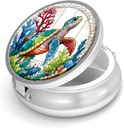 גלולת גלולת גלולות 3 עבור Purse & Pocket Mini Metal Pill Holder Travel Piller גלולותer כדי להחזיק תוספי ויטמינים BPA-Free (Sea Turtle)