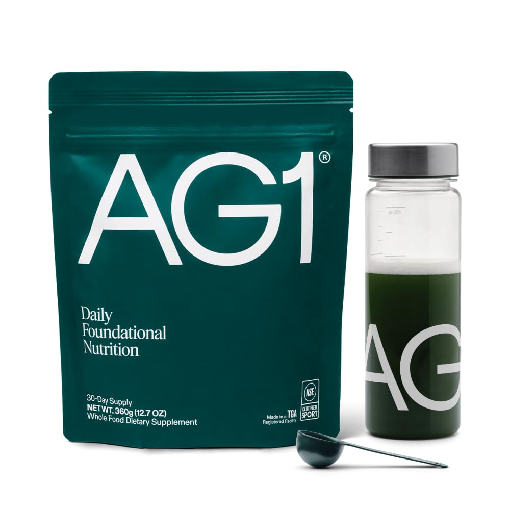 AG1 Greens אבקת תוסף | שיפור הבריאות של Gut | Multivitamin, Probiotic, Gluten Free, Vegan and Keto Friendly | Shaker & Scoop Included | 75 ויטמינים (Athletic Greens), פורמולה קלאסית