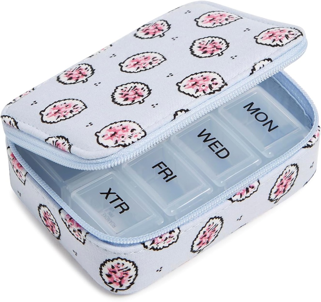 בסביבה הקרובה של Vera Bradley Women's Signature Cotton Travel Pill Productions