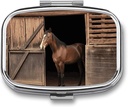 Square Pill Case 2 השוואת גלולות סוס ברן Box Mini Medicine PillPSKer Portable Travel Pillbox for Pocket Purse Metal Pill Container for הויטמינים